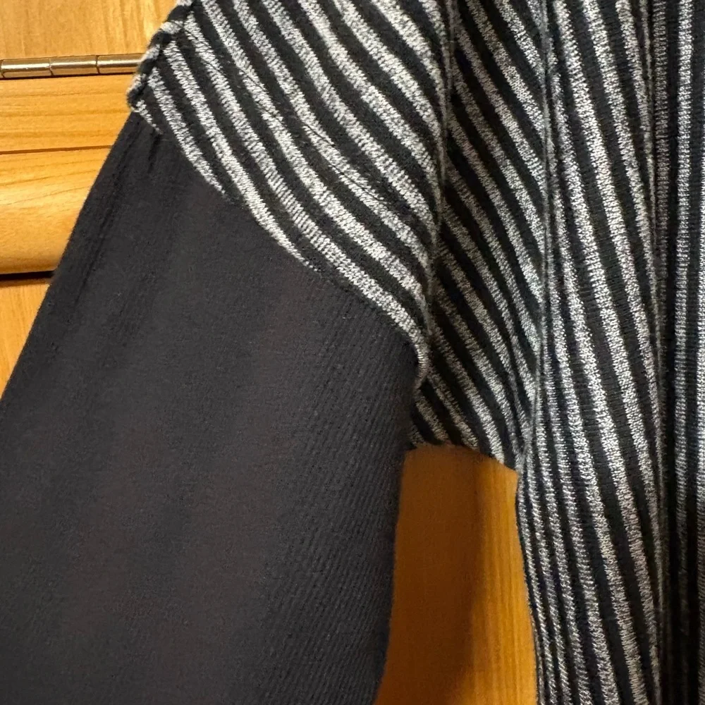 Jones New York Black and Gray Striped Mock Turtle Top - Picture 4 of 7